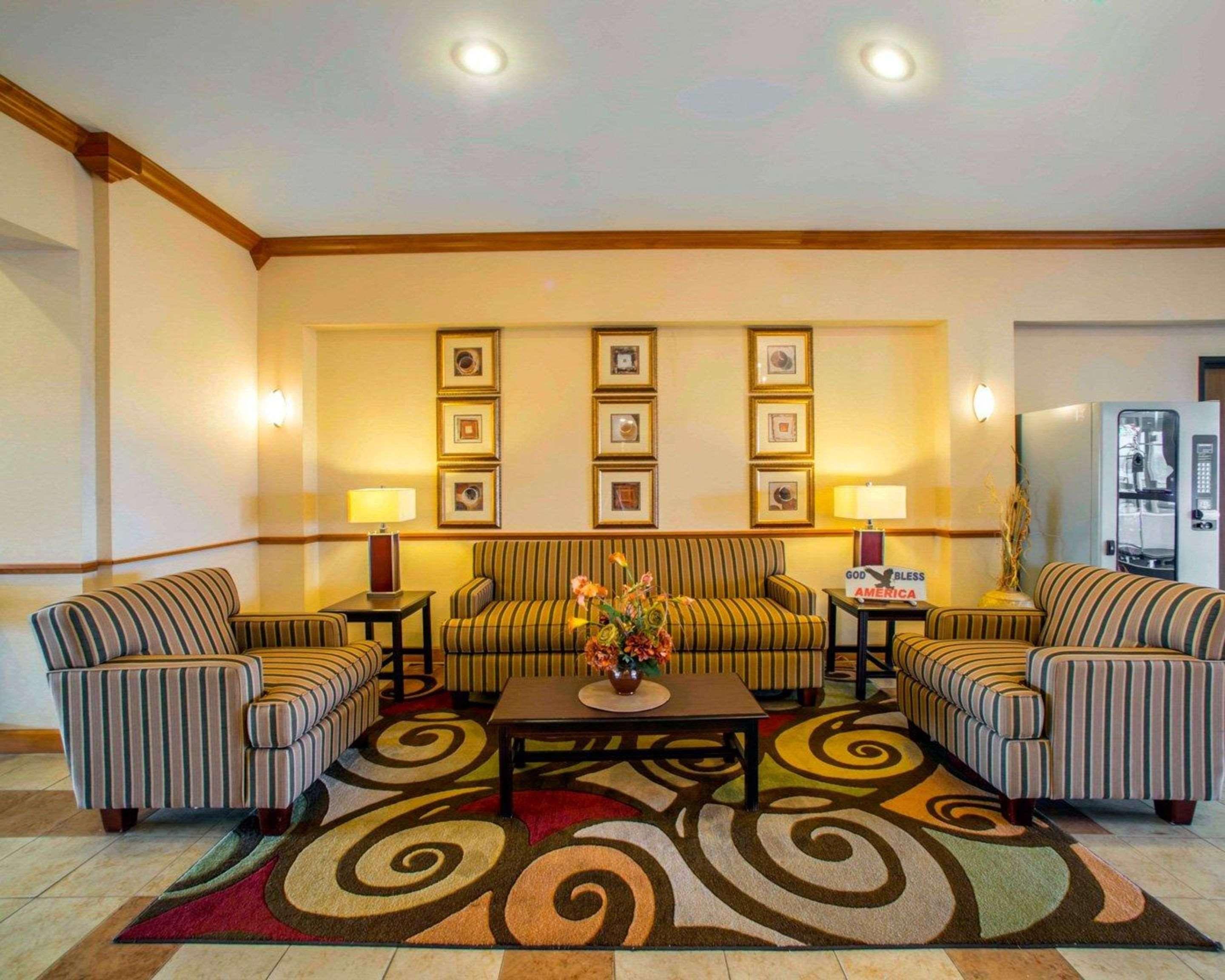 Comfort Inn & Suites Greenville I-70 Luaran gambar