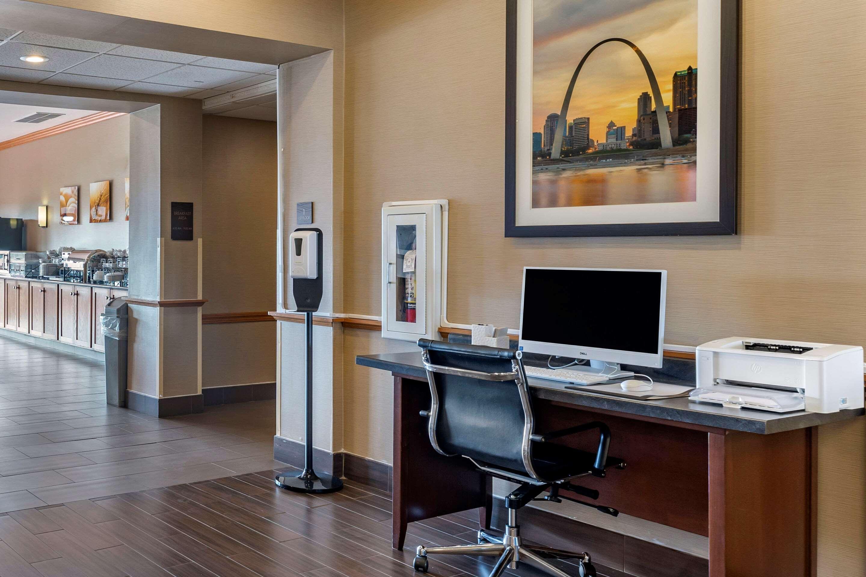 Comfort Inn & Suites Greenville I-70 Luaran gambar